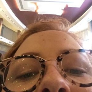 Meet your Posher, Libby